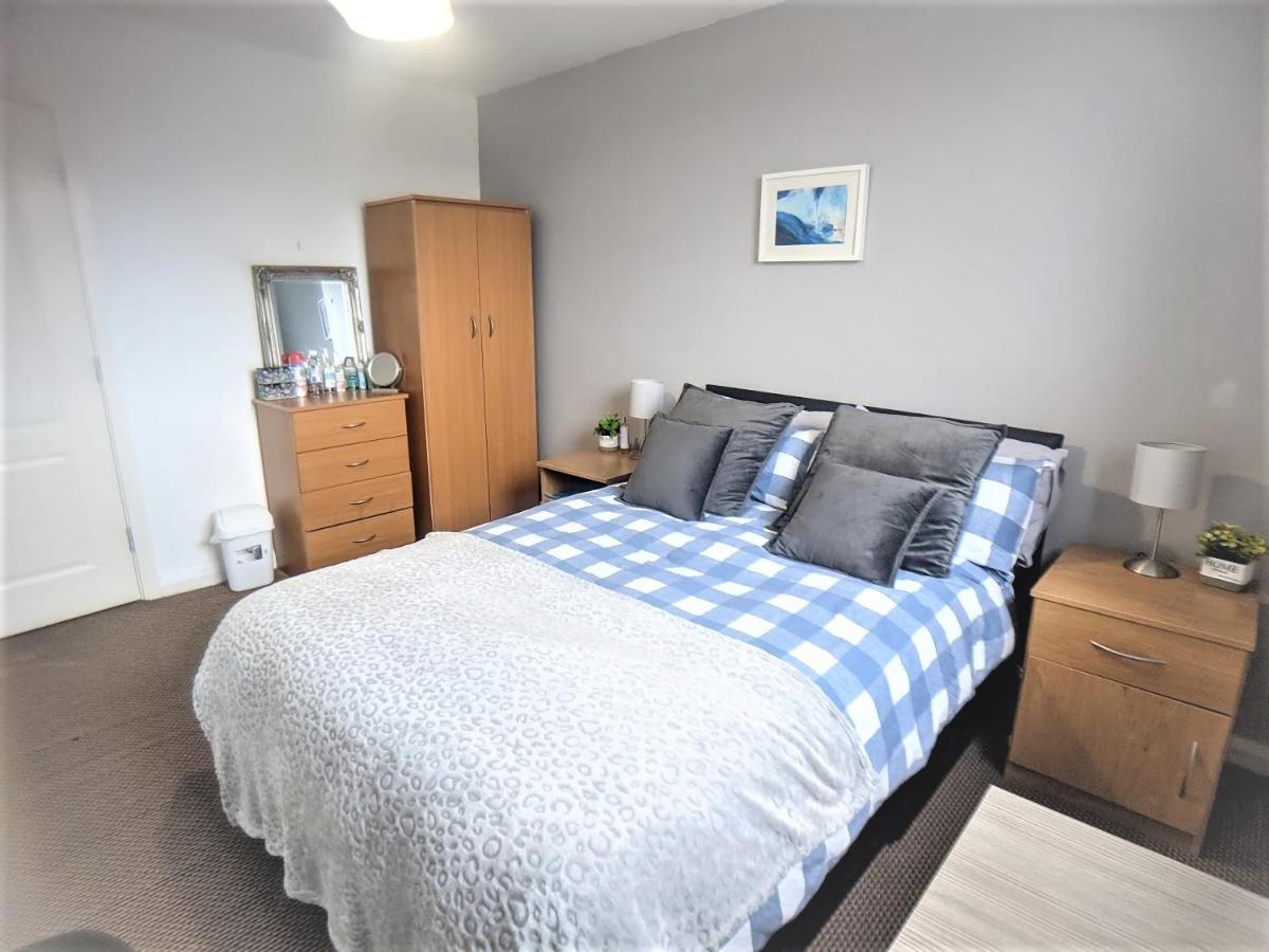 Large 3 Bedrooms In Liverpool City Centre, Free Parking Экстерьер фото