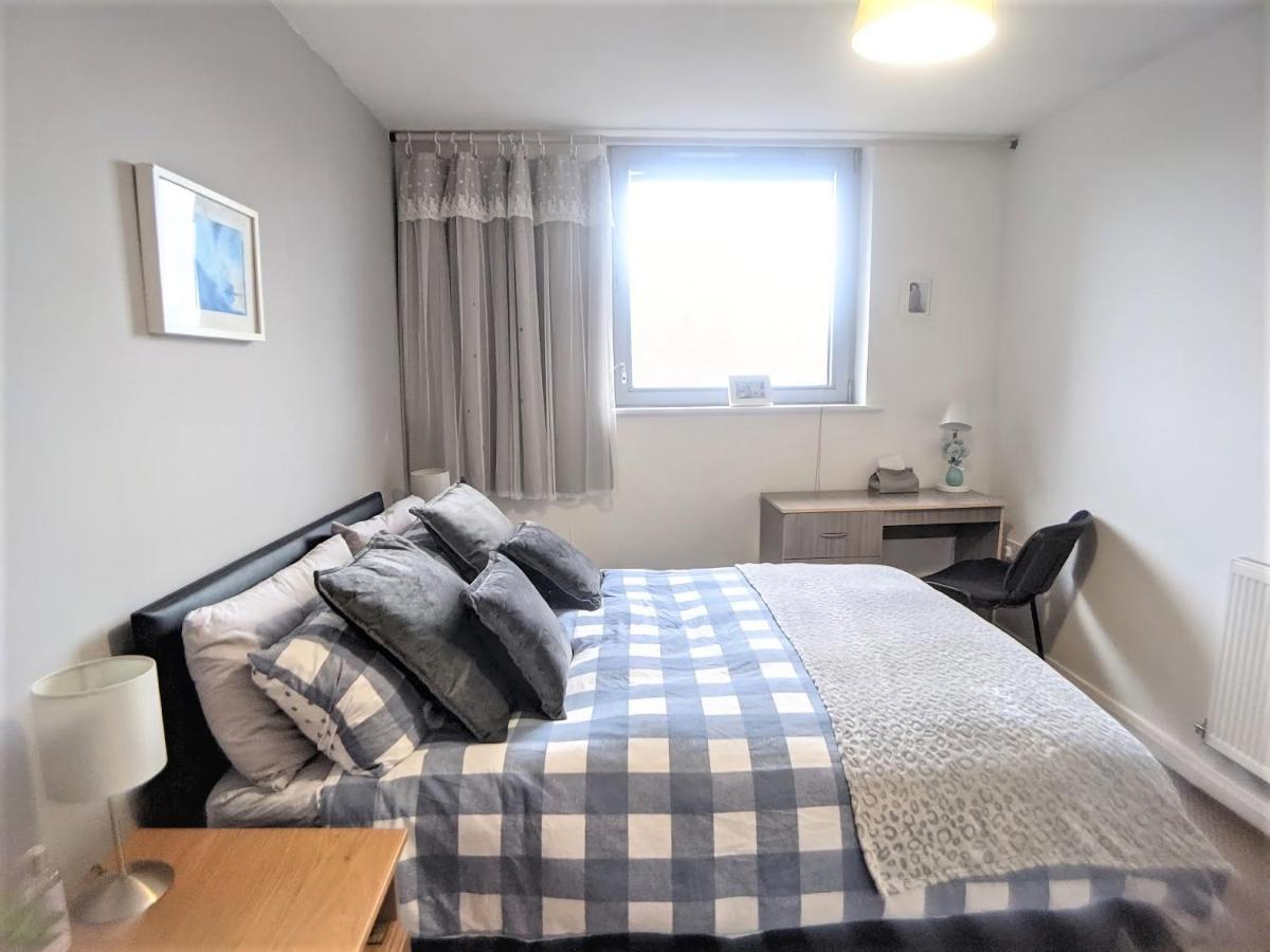 Large 3 Bedrooms In Liverpool City Centre, Free Parking Экстерьер фото