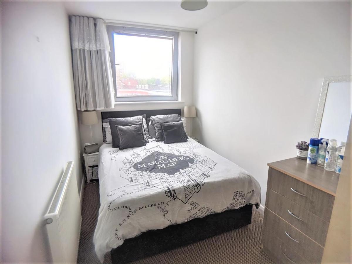 Large 3 Bedrooms In Liverpool City Centre, Free Parking Экстерьер фото