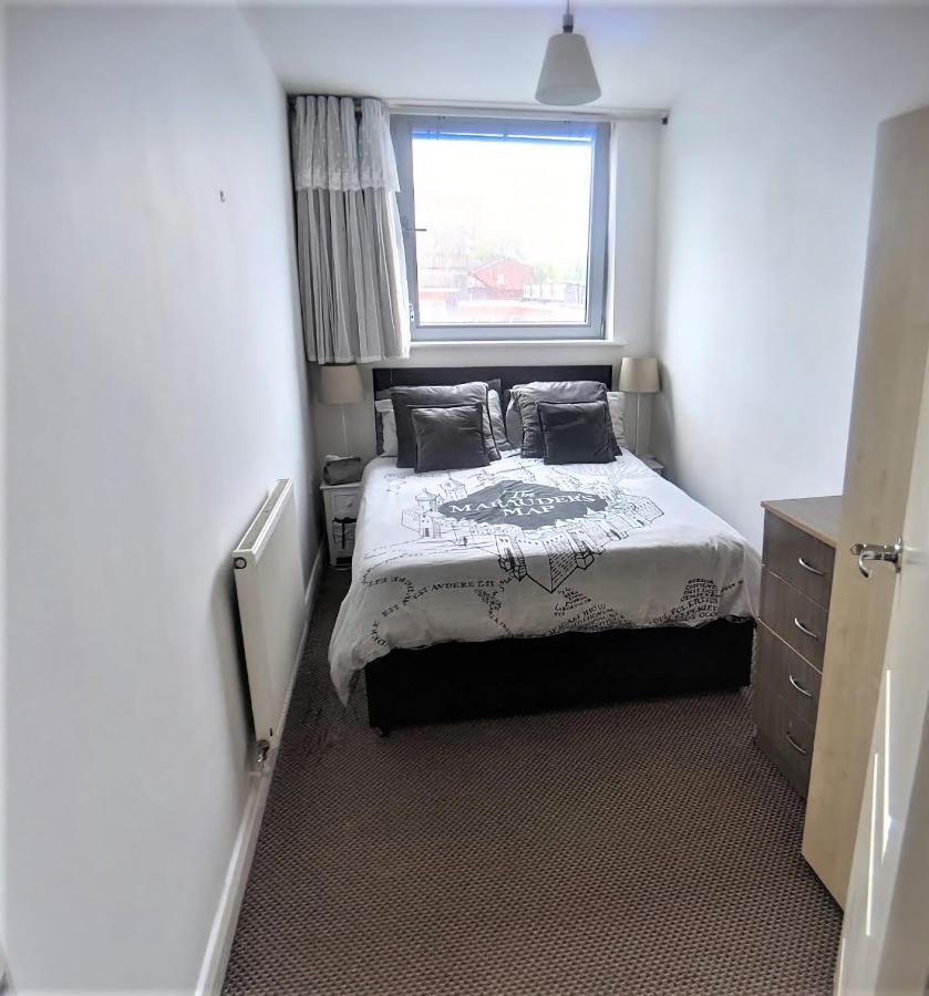 Large 3 Bedrooms In Liverpool City Centre, Free Parking Экстерьер фото
